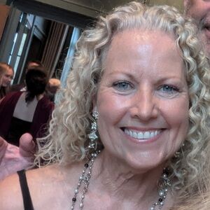 Meet your Posher, Suzanne